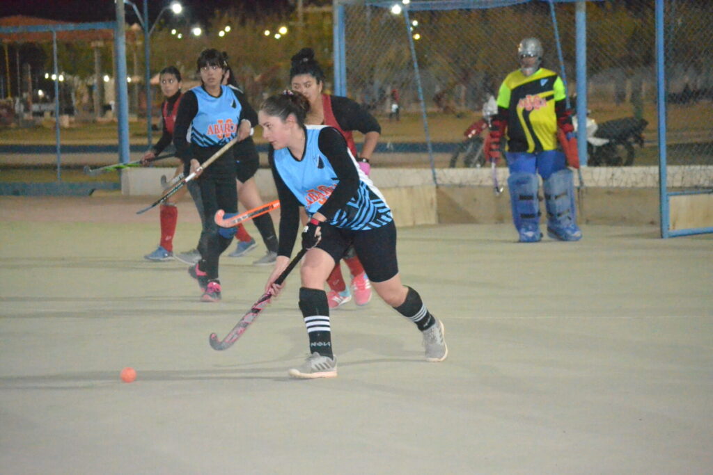 El hockey de Albardón busca finalistas en todas las categorías