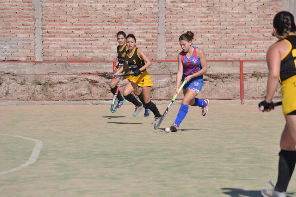 Las comunitarias Granates ganaron en su primer partido en el ascenso