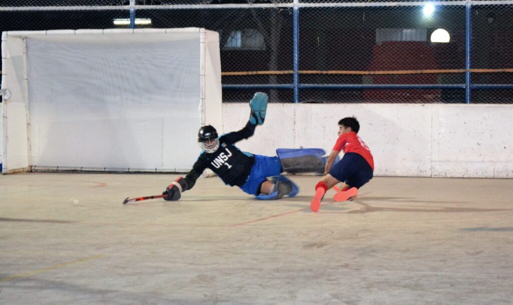 La U ganó por penales ante Cooperativa de Caucete