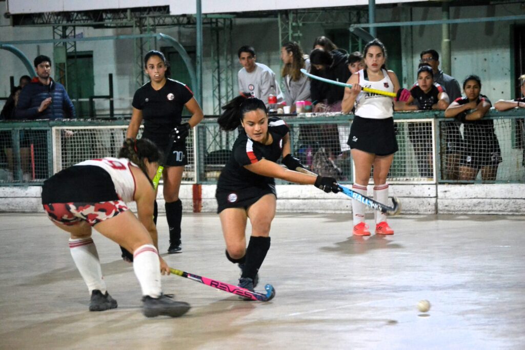 Primera Damas: Lomas de Rivadavia finalista del Torneo de Hockey Pista