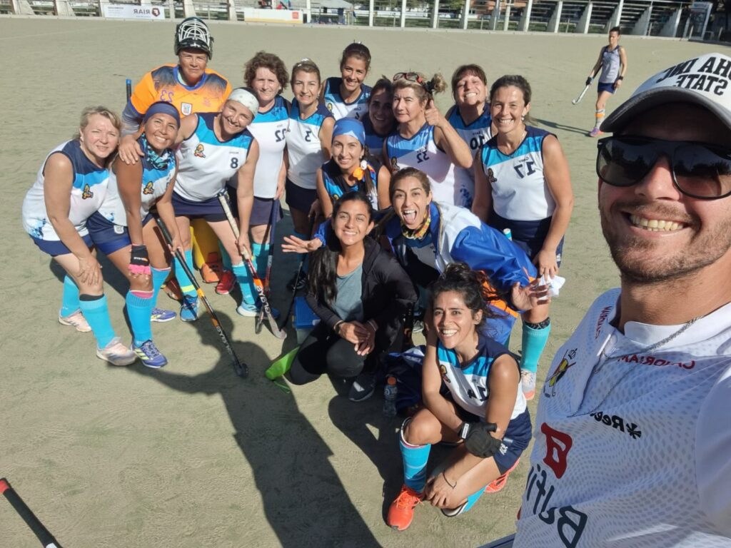Las Mamis hockey de la UNSJ Blanca quedaron terceras en Tucumán