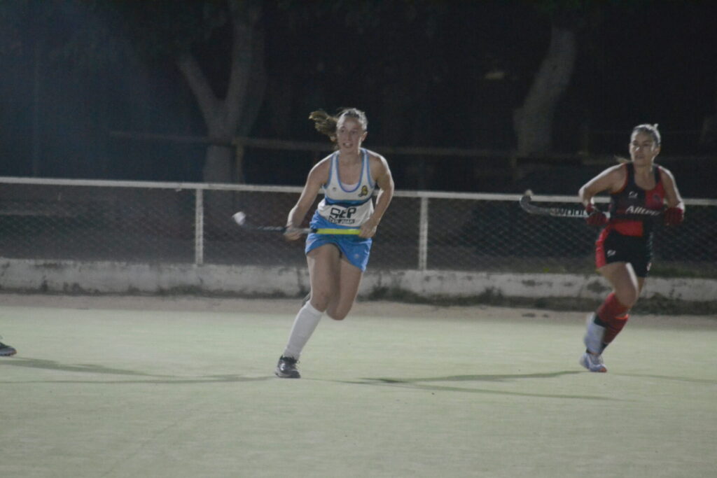 Partidos de recuperación: Lomas y Universidad ganaron entre semana